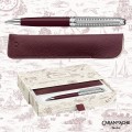 CDCC4789-026 Caran d'Ache długopis Leman XMAS26 Toile De Jouy z etui, bordo-01.jpg