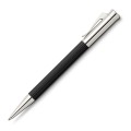 Długopis Graf von Faber-Castell Tamitio Black z czarnym, żebrowanym korpusem i srebrnymi, błyszczącymi elementami.