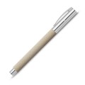 Eleganckie białe pióro wieczne Faber-Castell Ambition OpArt White Sand z giloszowanym wzorem.