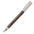 Pióro wieczne Faber-Castell Ambition Coconut z naturalnego drewna z chromowaną skuwką i tłoczkiem.